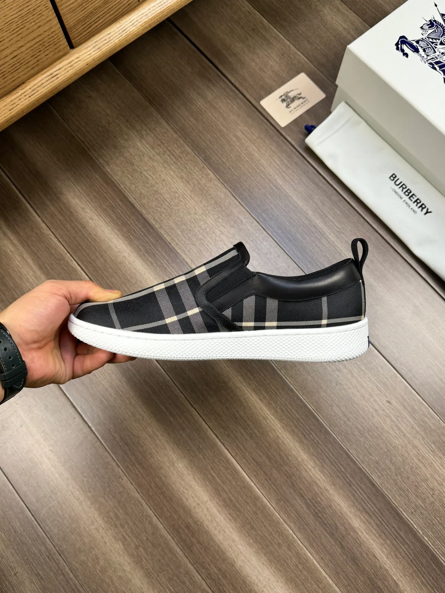 P380 [BURBERRY] Burberry - Upper: imported 🔝 brand totem cloth, heel brand webbing decoration - Inner: water-dyed cowhide - Outsole: ultra-light rubber; two-color molded outsole - Super high quality control, fine workmanship: highlighted (high-end, extravagance, grade) -Size: 38-44 (Male 45, can be customized)